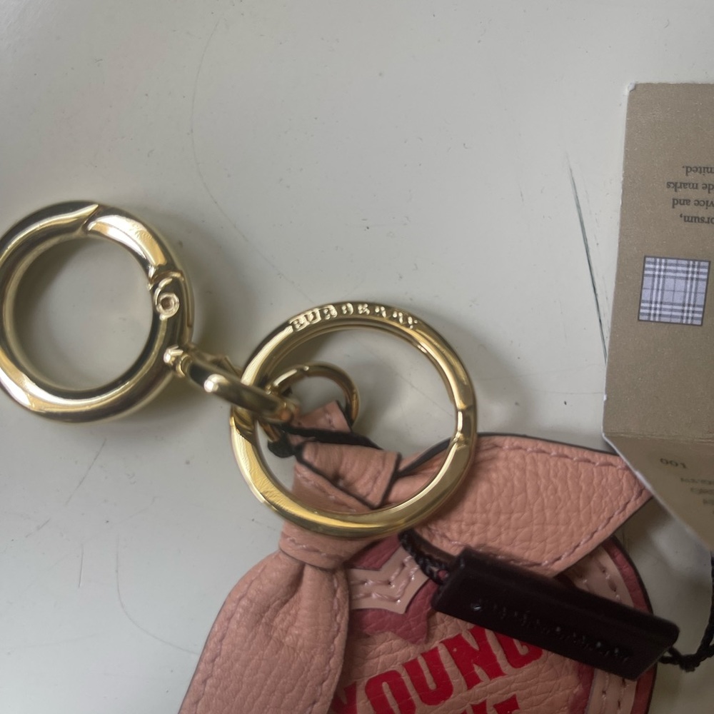 Burberry heart keychain - Picture 3 of 5